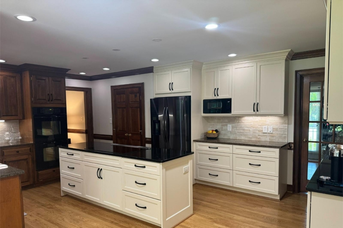 Classic Contrast Kitchen