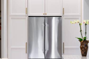 Mouser Frameless Kitchen