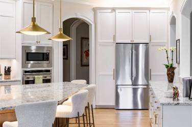 Mouser Frameless Kitchen