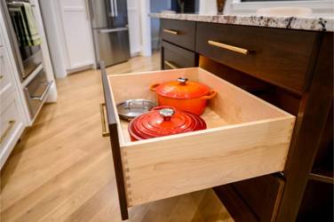 Mouser Frameless Kitchen