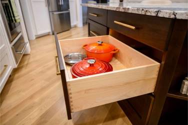 Mouser Frameless Kitchen