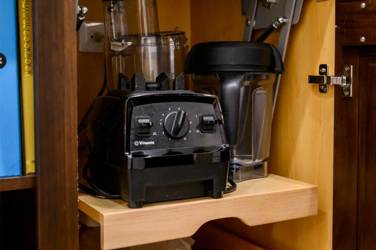 Mouser Frameless Kitchen